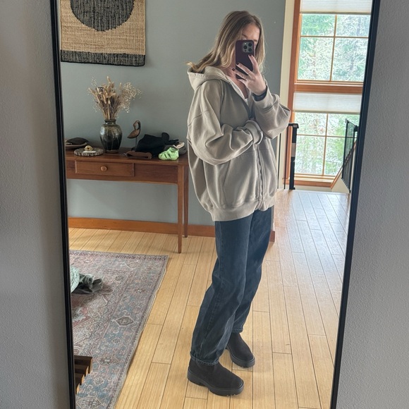 Brandy Melville - Oversized Christy Hoodie - Picture 3 of 4